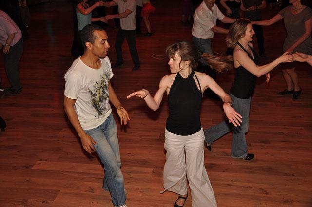 min 2011 04 03 station danse 210